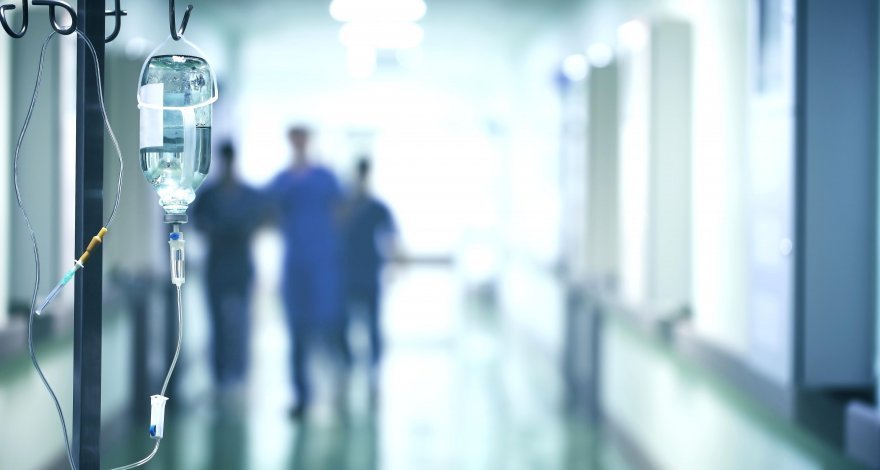 В Баку молодого человека ранили ножом