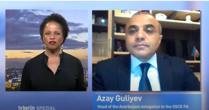 Azay Quliyev Berlin TV-də həmsədrləri ittiham etdi - VİDEO