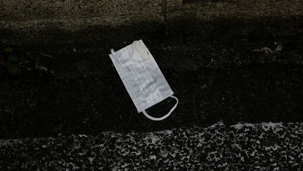 Японские СМИ предупредили об угрозе одноразовых масок