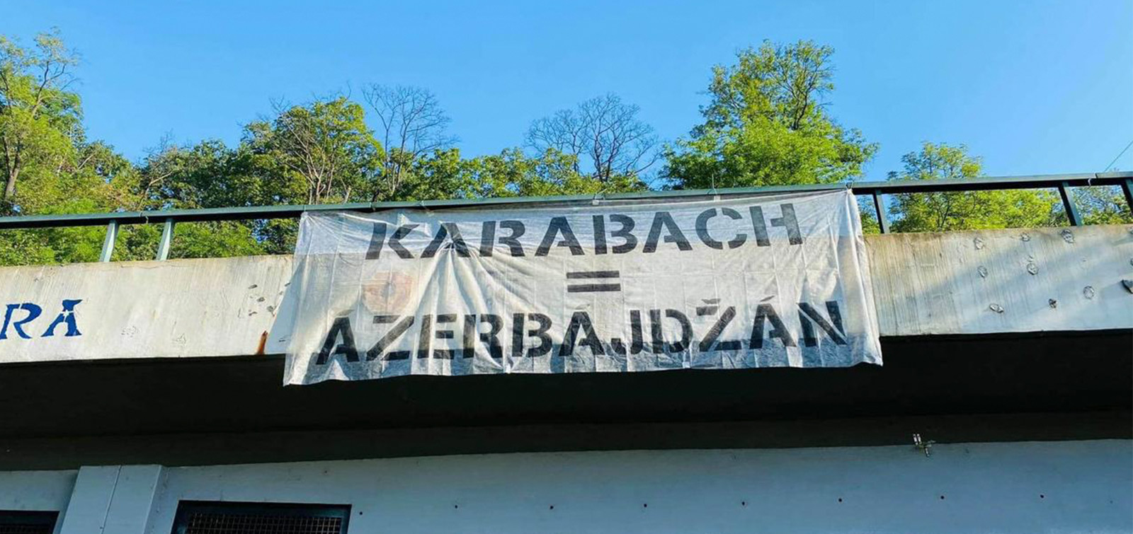 Praqanın mərkəzi körpüsünün üzərindən 