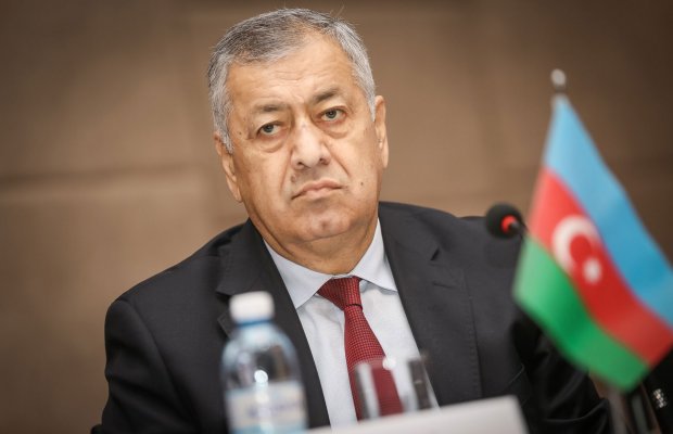 190 manat alan vətəndaşın kartı niyə bloklanmalıdır? - Deputatdan etiraz