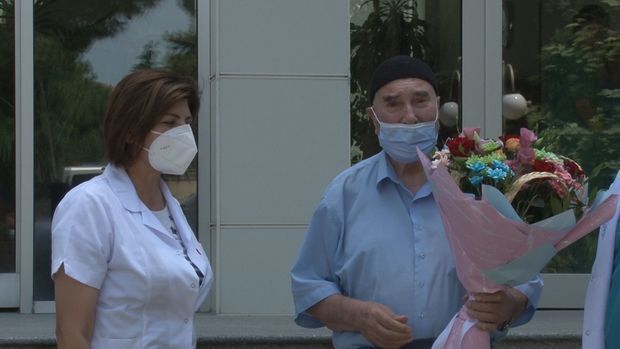 В Азербайджане 90-летний мужчина вылечился от коронавирусной инфекции - ВИДЕО