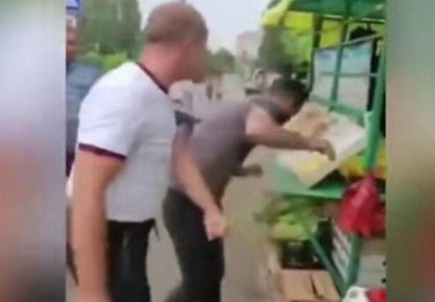 Rusiyada azərbaycanlını döydü, sonra onu tapıb... - VİDEO