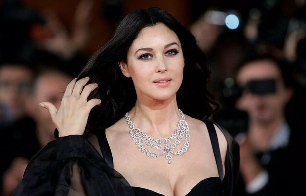 Monika Belluççi zahiri görünüşündəki dəyişikliklərlə pərəstişkarlarını şoka saldı - FOTO