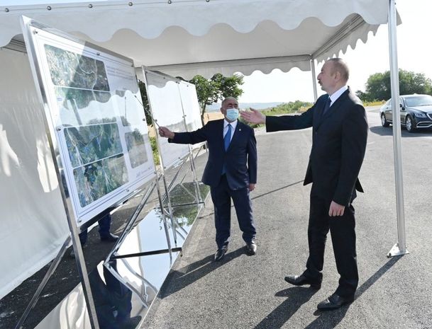 Prezident yolun bir hissəsinin yenidən qurulması layihəsi ilə tanış olub - FOTO
