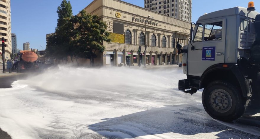 В Баку проводится масштабная дезинфекция - ФОТО