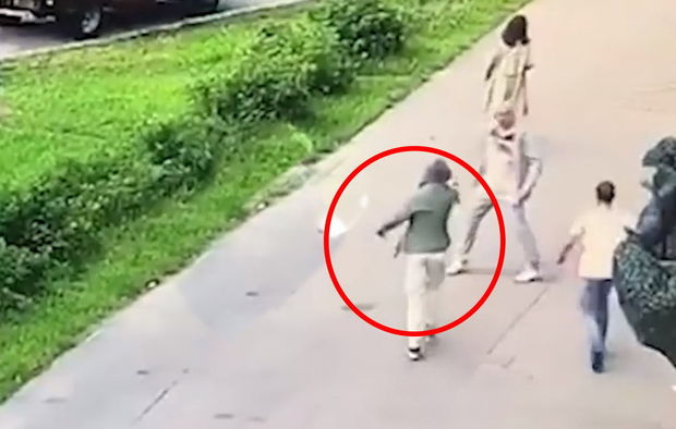 Küçənin ortasında silahlı qarşıdurma – ANBAAN VİDEO