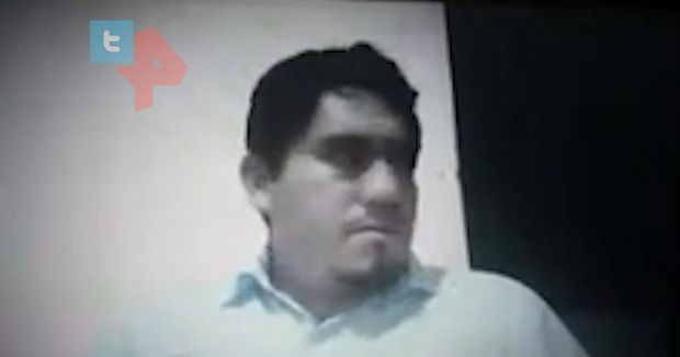 Onlayn dərsdə müəllimin arxasında qəribə varlıq peyda oldu - VİDEO