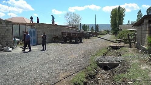 Güclü külək və yağış fəsadlar törətdi: Damlar uçdu, xətlər sıradan çıxdı - VİDEO
