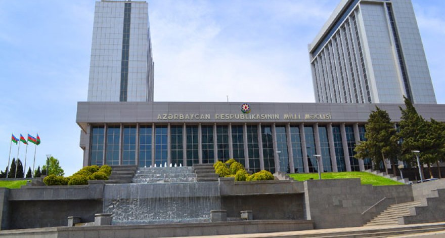 Началась внеочередная сессия Милли меджлиса - ОБНОВЛЕНО