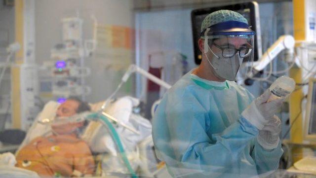 Qorxunc FAKT! Koronavirusa yoluxanların yarıdan çoxunda bu xəstəlik yaranır