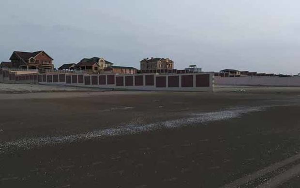 Bakıda dəniz yenidən hasarlanır - FOTO