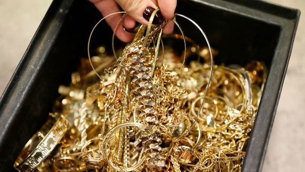 Bakıda bir milyon manatlıq qızılı oğurlanan şəxs bankda çalışırmış, keçmiş əri isə...