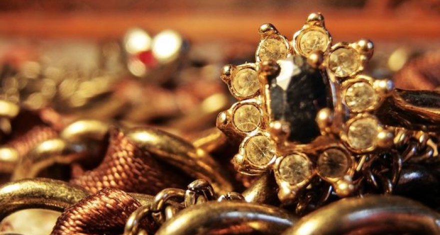 Владелицей украденных в Баку драгоценностей на 1 000 000 манатов оказалась работница банка - ОБНОВЛЕНО