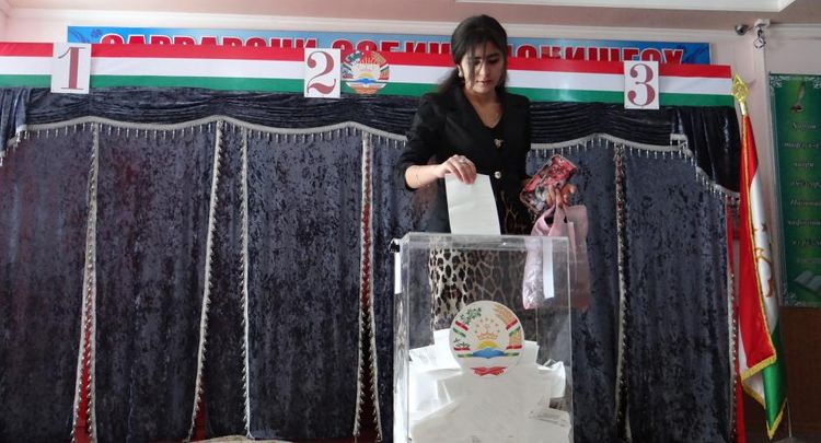Tacikistanda prezident seçkilərinin vaxtı məlum olub