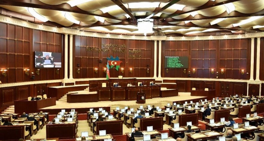 Сегодня состоится внеочередное заседание Милли меджлиса