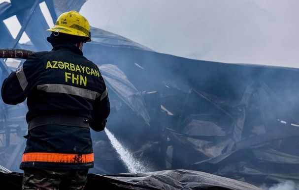 Sumqayıtda zavoddakı yanğın söndürüldü: Yeddi nəfər xəsarət alıb, birinin vəziyyəti ağırdır - YENİLƏNİB
