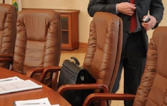 “Özünü rayonun kiçik padşahı kimi aparır” – İcra başçısı ilə deputat arasında QALMAQAL