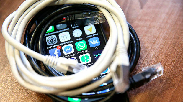 Rusiyalı qadın həbsxanaya piroqun içərisində 11 telefon keçirmək istədi – FOTO