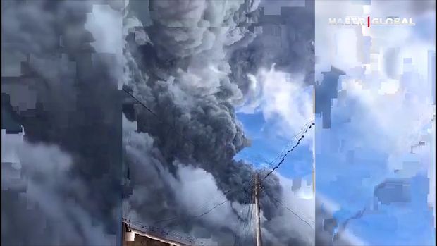 İndoneziyada vulkanın külü beş kilometr yüksəkliyə qalxıb - VİDEO