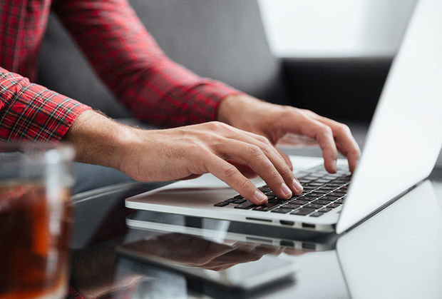 В Азербайджане сегодня начинается электронный перевод учащихся школ