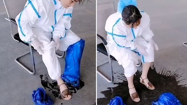 Həkimin qoruyucu kostyumundan 