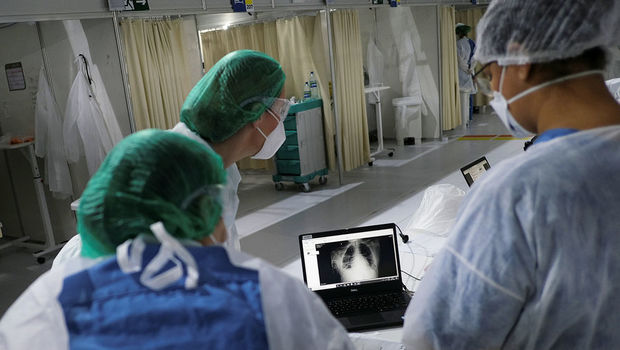 Koronavirus peyvəndi yeridilmiş könüllülərdə immunitet saxlanılıb