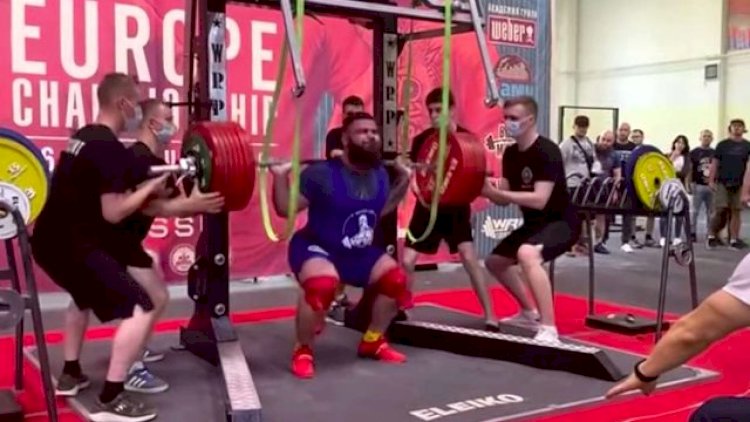 400 kiloqram ağırlıq qaldırmaq istəyən atletin dizləri qırıldı - Video