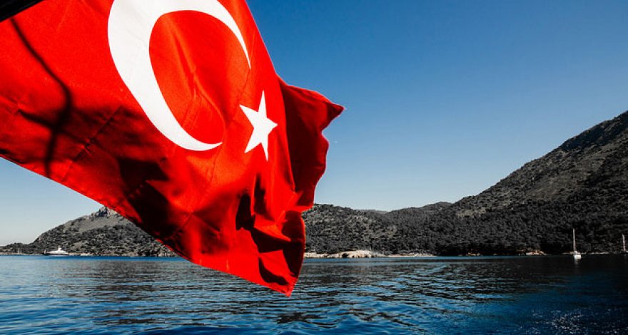 Мэр Антальи заразился коронавирусом