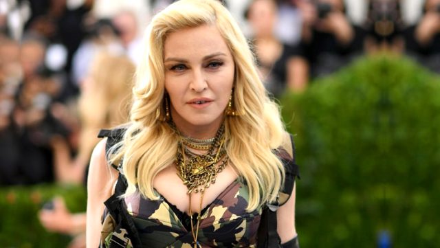 Madonna doğum gününü tort əvəzinə narkotiklə QEYD ETDİ