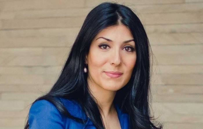 Deputat Nigar Arpadarai soyadı ilə bağlı açıqlama verdi