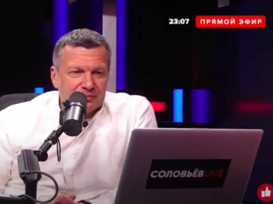 Belaruslu fəhlə Solovyovun birbaşa efirində “vəziyyət necədir” sualına cinsiyət orqanını göstərdi - VİDEO