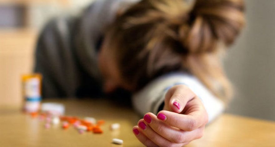 В Гяндже отравилась молодая девушка