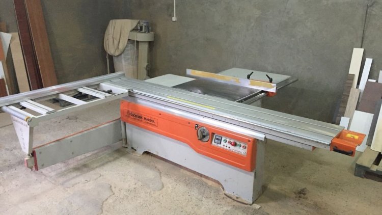 Usta nərdivandan yıxılaraq öldü - Abşeronda faciə