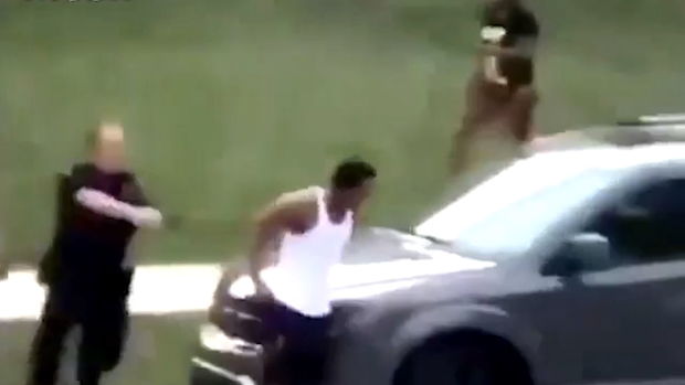 ABŞ-da daha bir afroamerikalı polis tərəfindən güllələnib - ANBAAN VİDEO