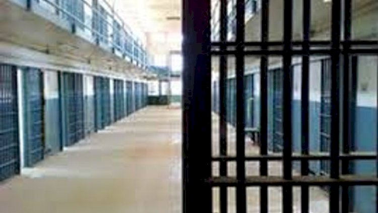 Azərbaycanda 18 nəfər həbsxanadan qaçıb