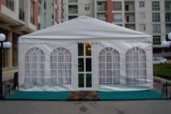 Azərbaycanda prorektor iş başında vəfat etdi