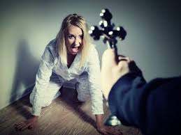 Cin qadınla cinsi əlaqəyə girir, onu ərinə qısqanır - VİDEO