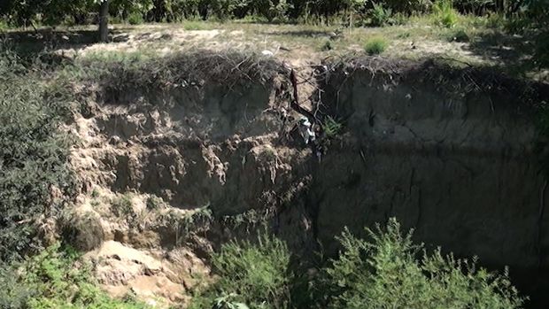 Ağstafada torpaq sürüşməsi ciddi təhlükəyə çevrilib - VİDEO