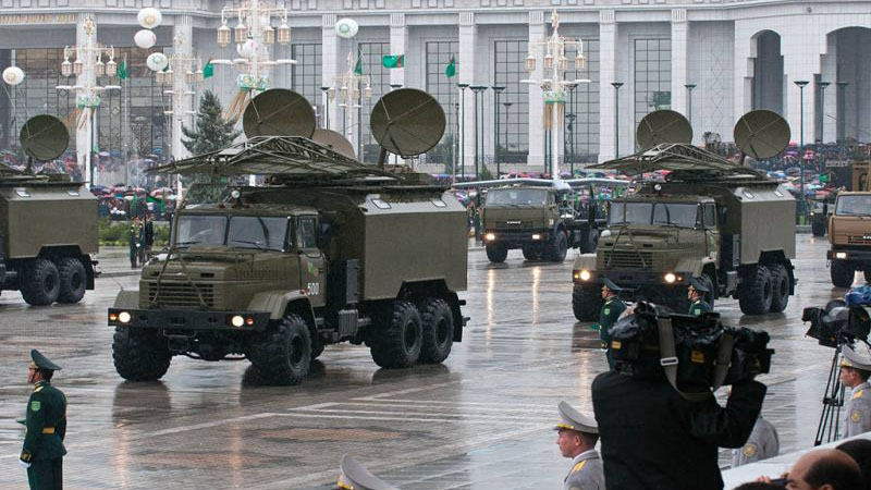 Azərbaycan 600 kilometr məsafədə hədəfi müəyyən edən silah aldı