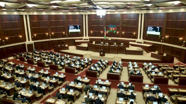 Milli Məclisin deputatları tətildən qayıtdı