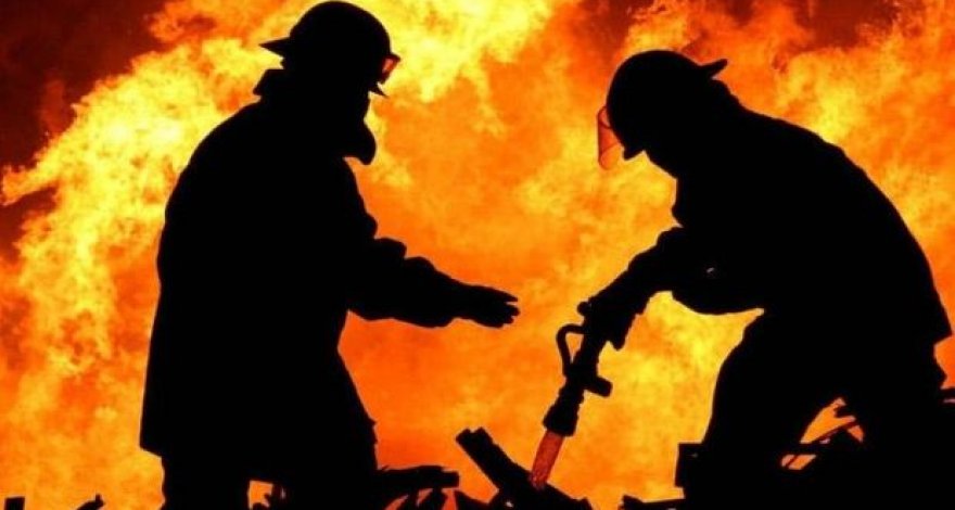 В Азербайджане мужчина поджег собственный дом - ВИДЕО