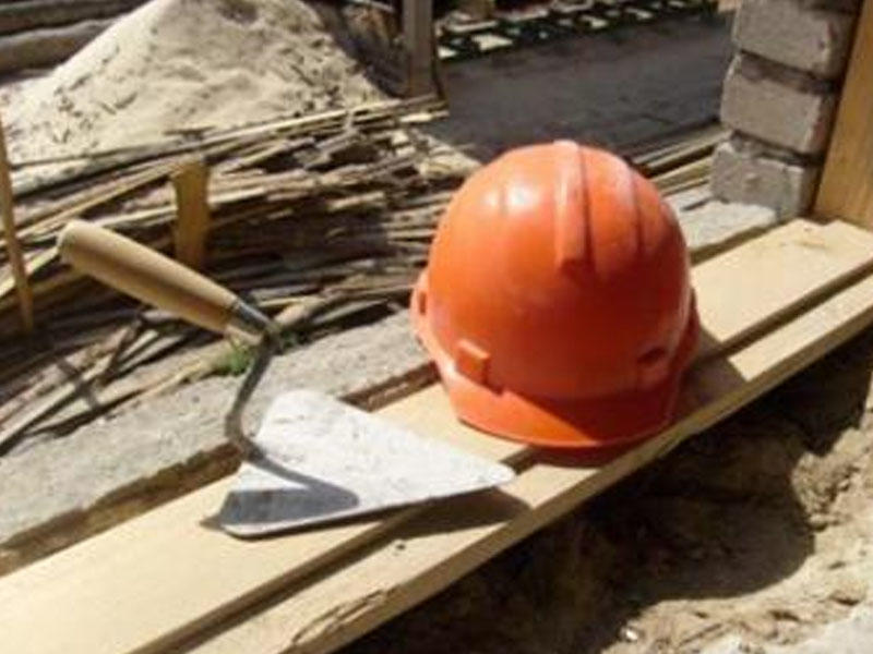 21 yaşlı usta binanın 6-cı mərtəbəsindən yıxılıb öldü