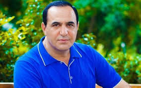 Manaf Ağayev bahalı avtomobilində POZ VERDİ - FOTO