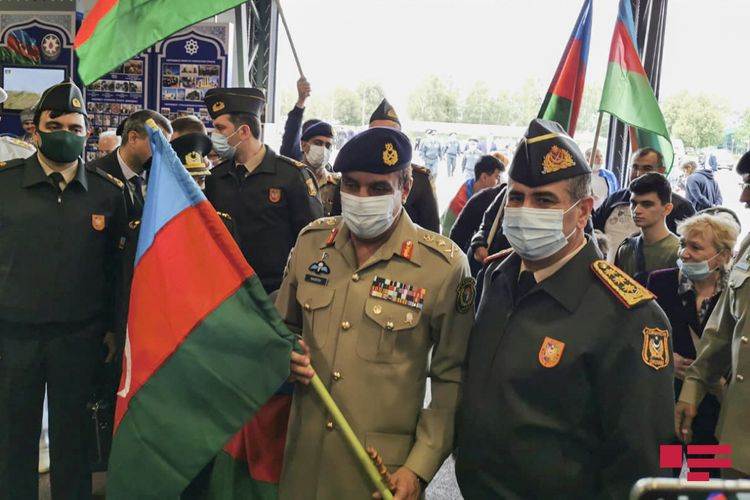 Pakistanın Qərərgah rəisi Azərbaycan bayrağına sarıldı  — Moskvada mühüm görüş