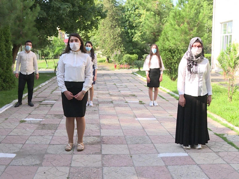 Bir sinfin 23 şagirdi tələbə olmaq hüququ qazanıb - onlardan beşi 600 baldan yuxarı nəticə göstərib - VİDEO - FOTO