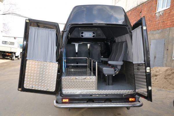 Karantini pozanları dəfn avtomobilində gəzdirirlər