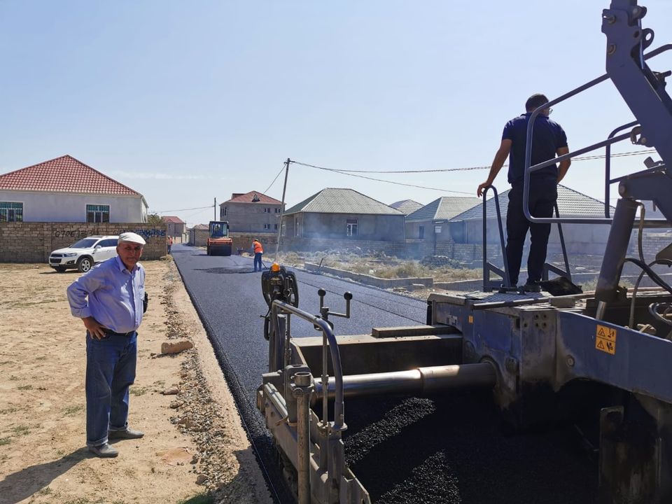 Suraxanıda həyat dəyişir: Rayonunda yolların, məhəllədaxili küçələr əsaslı şəkildə yenidən qurulur