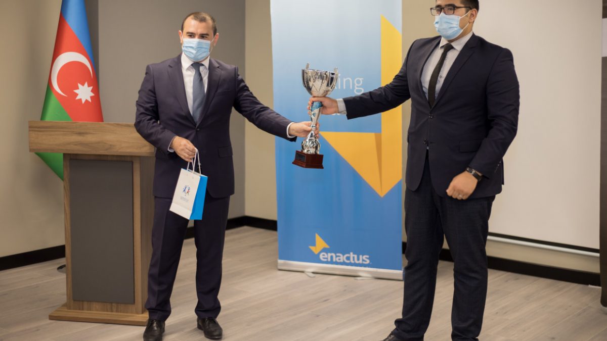 GƏNC SAHİBKARLAR MÜKAFATLANDIRILDI