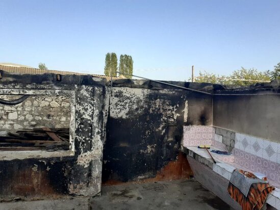 Bu kənddə QƏRİBƏ HADİSƏ: tövlələri yandırıb... — FOTO/VİDEO